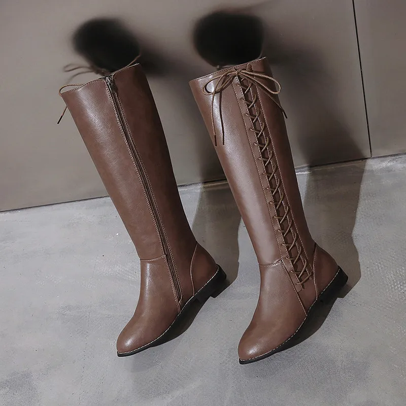 Ботинки на завязках с боковыми поперечными ремешками; коллекция года; сезон осень-зима; модные кожаные сапоги до колена на молнии с квадратным каблуком; женская обувь с круглым носком