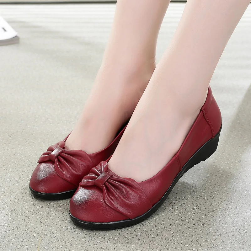 

Item Number: 2588, Full-grain Leather Fabric, Fashion Flower, Slanted Heel, with High: 4C