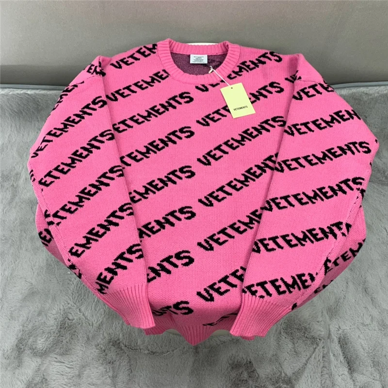 VETEMENTS Allover Logo Sweater Men Women 1:1 High Quality Sweatshirts Vetements Crewneck Hoodie Thick material VTM Inside Tag cardigan male