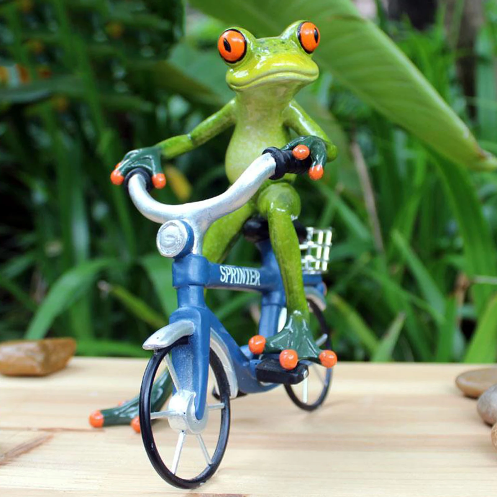 Resin Funny Garden Decorative Sculpture Frog Cycling Figurine Frog Statue for Gift Home Office Desk Decor Ornament