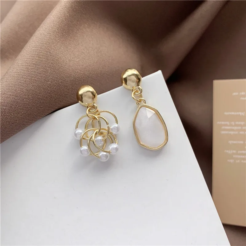 

Women S925 Needles Asymmetric Pearl Ear Stud Earrings High-Grade French Geometric Girl Earrings Fashion Jewelry Elegant