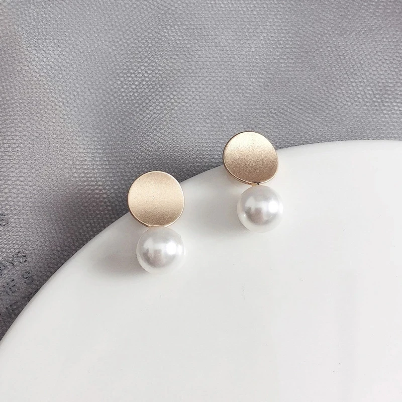 Korean Style Small Elegant Simulated Pearl Round Ear Clips No Hole Simple Geometric Baroque Pearls Clip on Earrings No Piercing 
