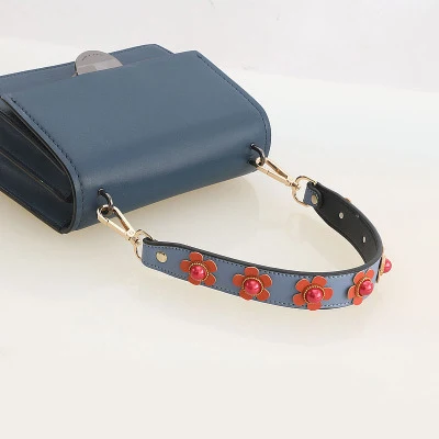43cm Blue Flower Короткая сумка из искусственной кожи с заклепками и жемчугом; модная цветная сумка с цветочным узором; аксессуары; кожаная широкая сумка на плечо с украшением в виде пчелиного цветка и жемчуга - Цвет: 43cm Blue Flower