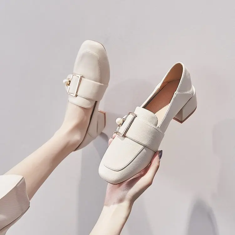 Бежевый British Style Women's Loafers PU Leather Low Square Heels Shoes Slip On Square Toe Metalic Shoes Casual Shoes Women's Shoes - Цвет: Бежевый