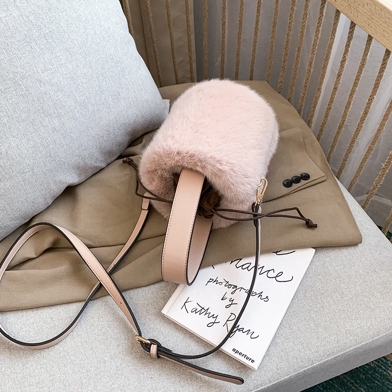 Luxury Ladies Bag Winter Crossbody Fashion Designer Bags Famous Brand Women Bags High Quality Plush Women's Bag Rounded Handles