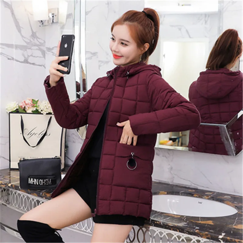 Зимняя женская куртка размера плюс 6XL, женские парки, теплая верхняя одежда, одноцветные пальто с капюшоном, короткая женская тонкая Повседневная куртка с хлопковой подкладкой 783 - Цвет: Red wine