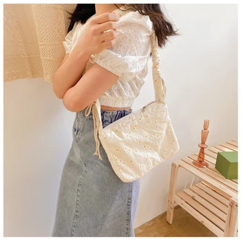 

Casual Floral Women Shoulder Bags Designer Daisy Ruched Strap Messenger Bag Harajuku Cotton Large Capacity Toets Lady Big Purses