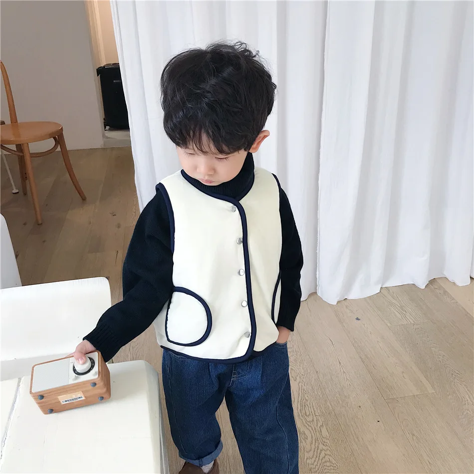 Tonytaobaby Autumn Winter Wear New Style Baby Boys and Girls Cartoon Fluffy Double-sided Wearable Vest with Scarf