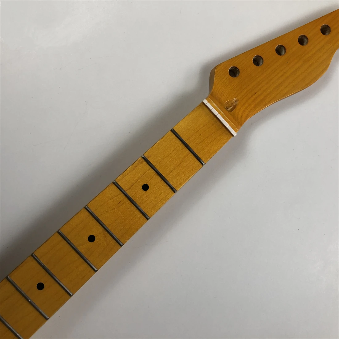 

Новая электрическая гитара, 22 лада, кленовый гриф, точка, инкрустация, блеск, длина шкалы 25,5 дюйма