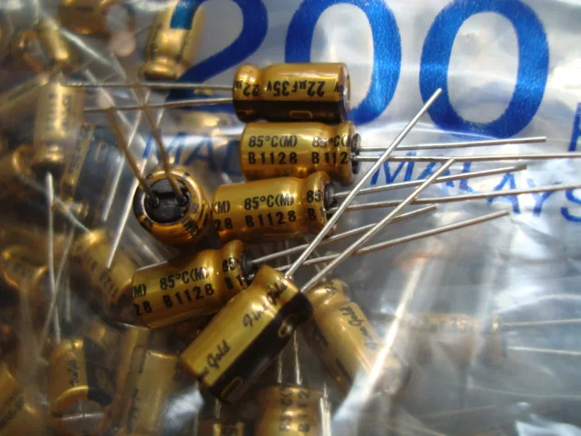 20 шт. NICHICON FG 35V22UF 6 3x11 мм Тонкий золотой 22 мкФ 35 в FineGold 22UF35V MUSE аудио конденсатор