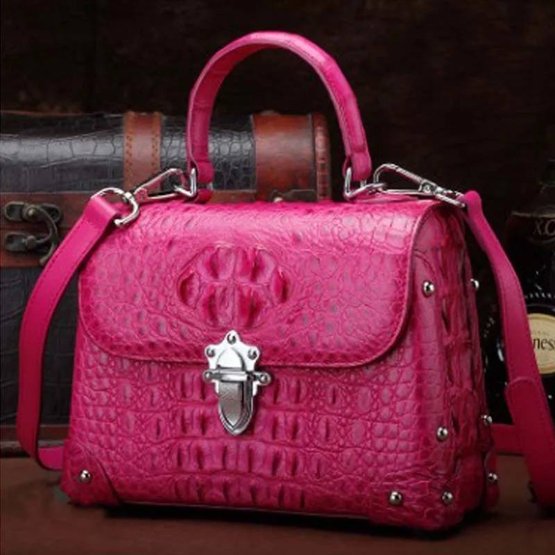 Рисунок 2 - Сумка женская квадратная из крокодиловой