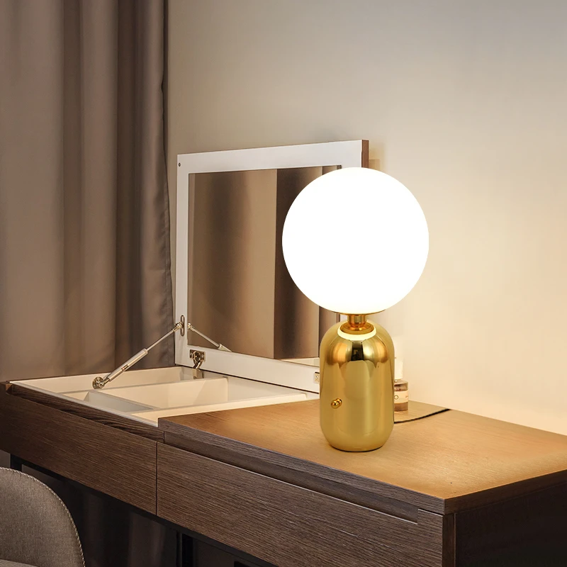 Современный дизайн в скандинавском стиле, минималистичный креативный прикроватный светильник из железного стекла для спальни, гостиной, дома, арт-деко