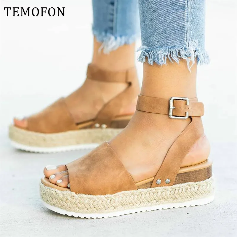 Женские босоножки на платформе TEMOFON черные высоком каблуке шлепанцы с открытым