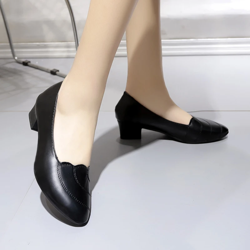Женские тонкие туфли на низком каблуке 3 см для женщин среднего возраста новые удобные кожаные туфли с круглым носком на весну и осень