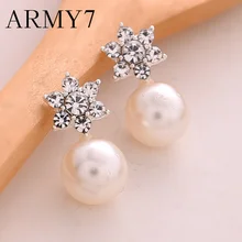 Pendientes de lujo de la flor de la perla joyería del encanto de las mujeres par de copos de nieve cristal pendiente de tuerca elegante señoras bola joyería colgante(China)