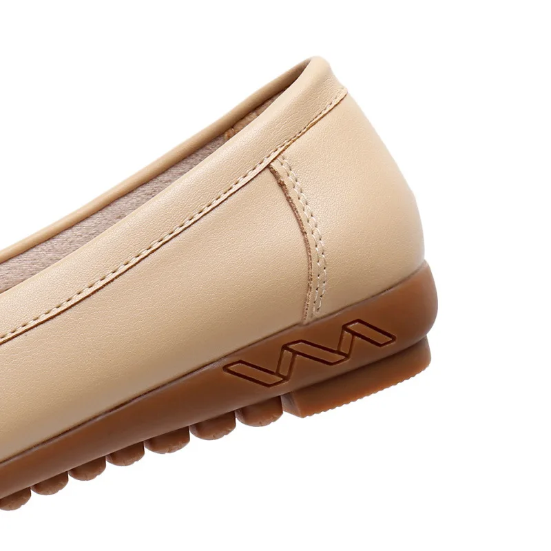 10880308635_1449132024