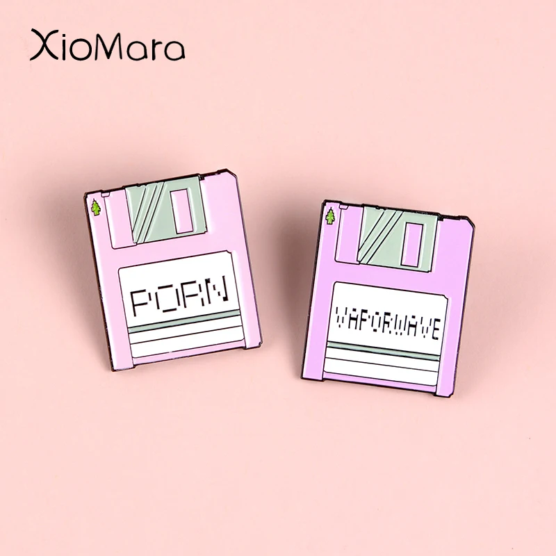 

Pink Hard Disk Memory Storage Card Enamel Pin Private Adult Vaporwave Brooches Badges Lapel pins women Men jewelry Accessories