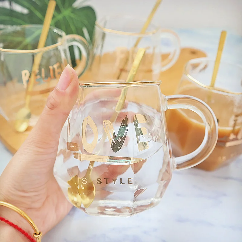 

Hot Diamond Shape Glass Water Cups with Handle and Spoon Coffee Cup Milk Juice Cups Gold Letters Pattern New Deisgn