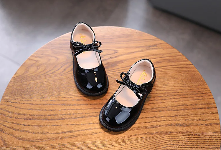 best leather shoes Girls Leather Shoes 2022 Spring New Fashion Children Shoes Solid Bow Princess Non-slip Soft Flat Kids Shoes E586 children's sandals