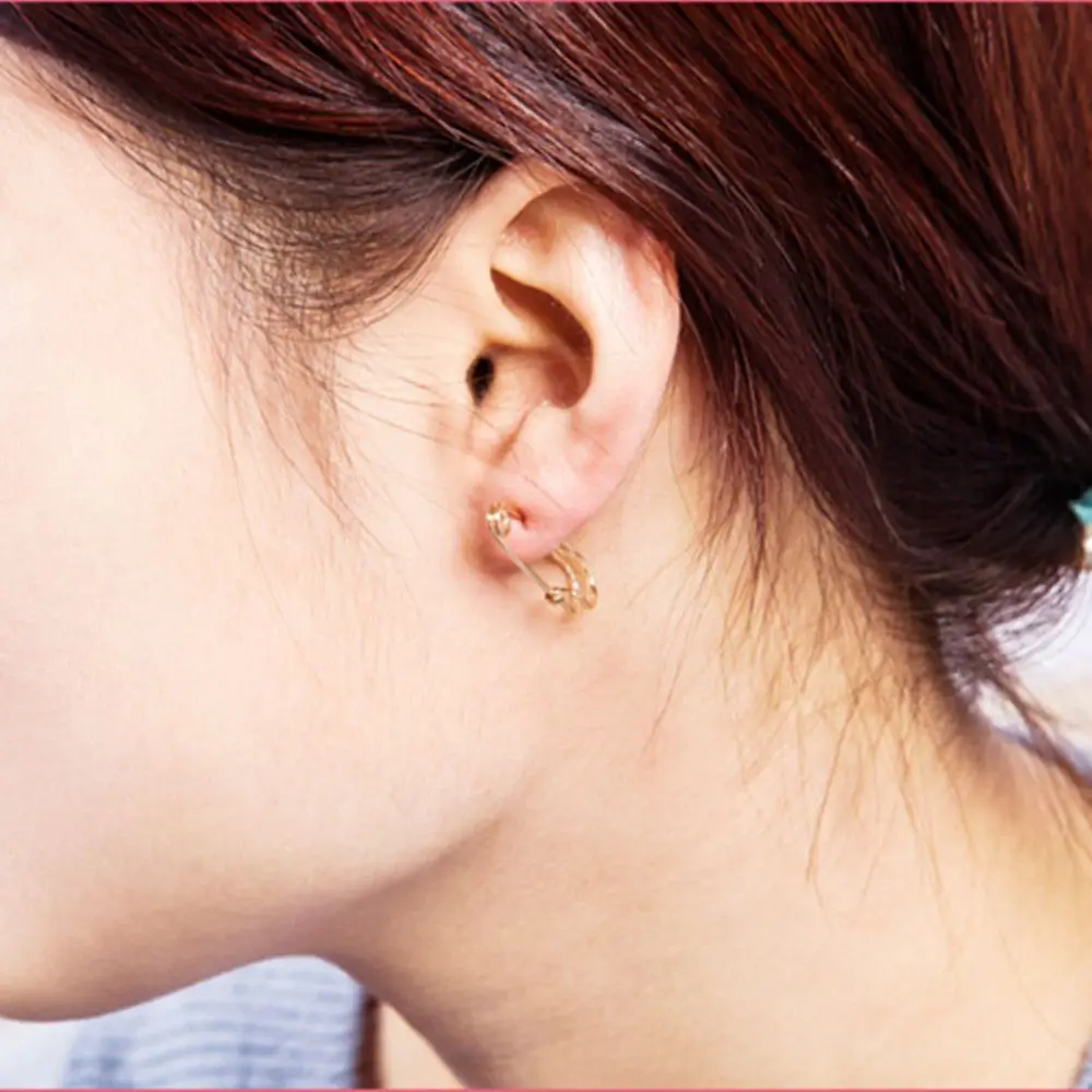 New Fashion Hollow Pin Earrings Simple Vintage Gold Silver Black Statement Jewelry Punk Charm Double Stud for Women