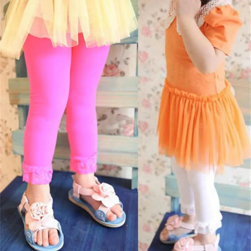 Pantalones cortos de verano para niñas, mallas de tela de terciopelo con encaje de flores para niñas