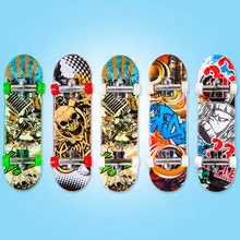 Mini jouets de skateboard en plastique pour enfants, 3 pièces/paquet, touche lisse, jeu classique pour garçons, jouets de bureau