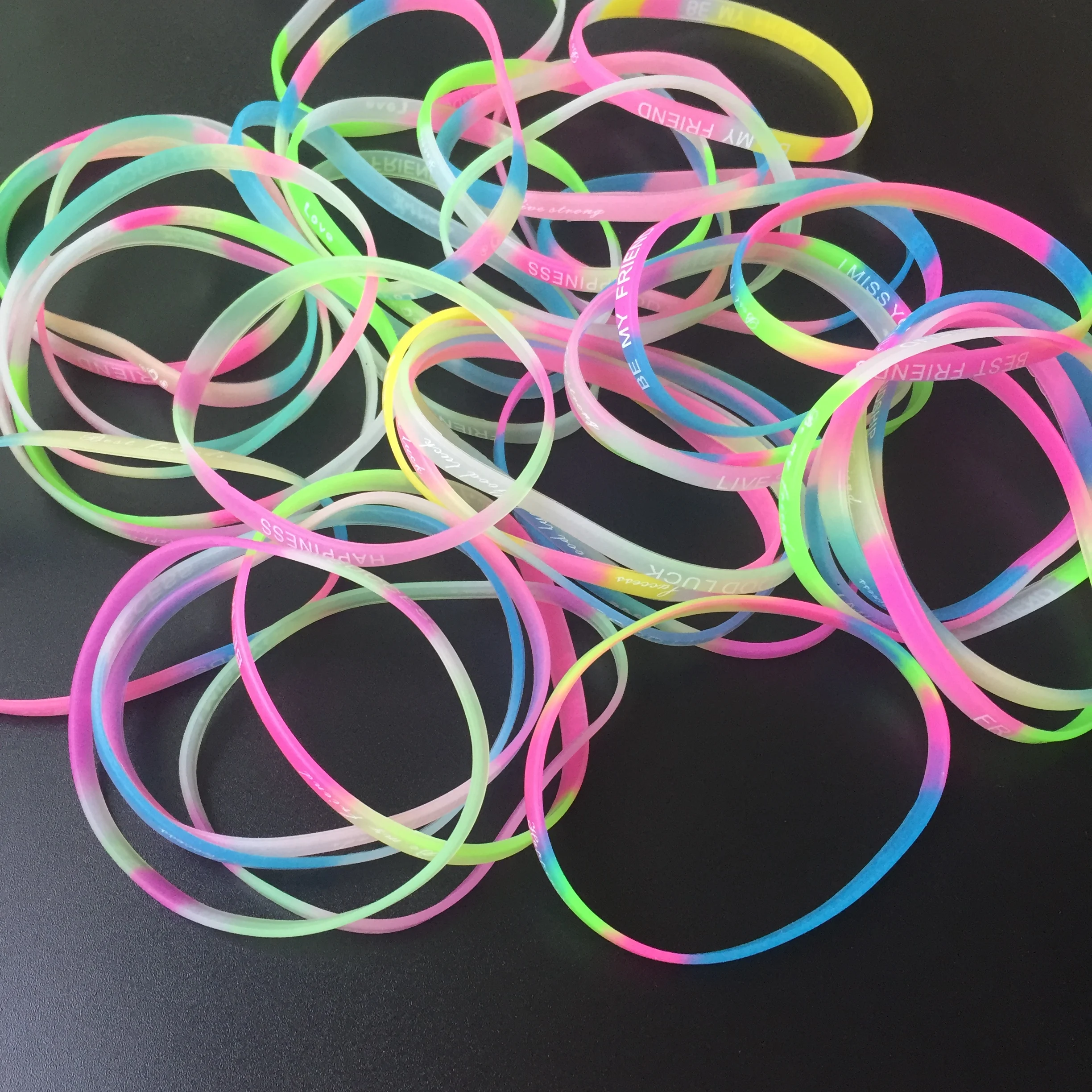 30PC Colorful Charm Silicone Bracelets Wedding Gifts Guests Treat Kids Birthday Party Favors Goodie Bags Wrist Decorate Supplies Silicone Bracelets