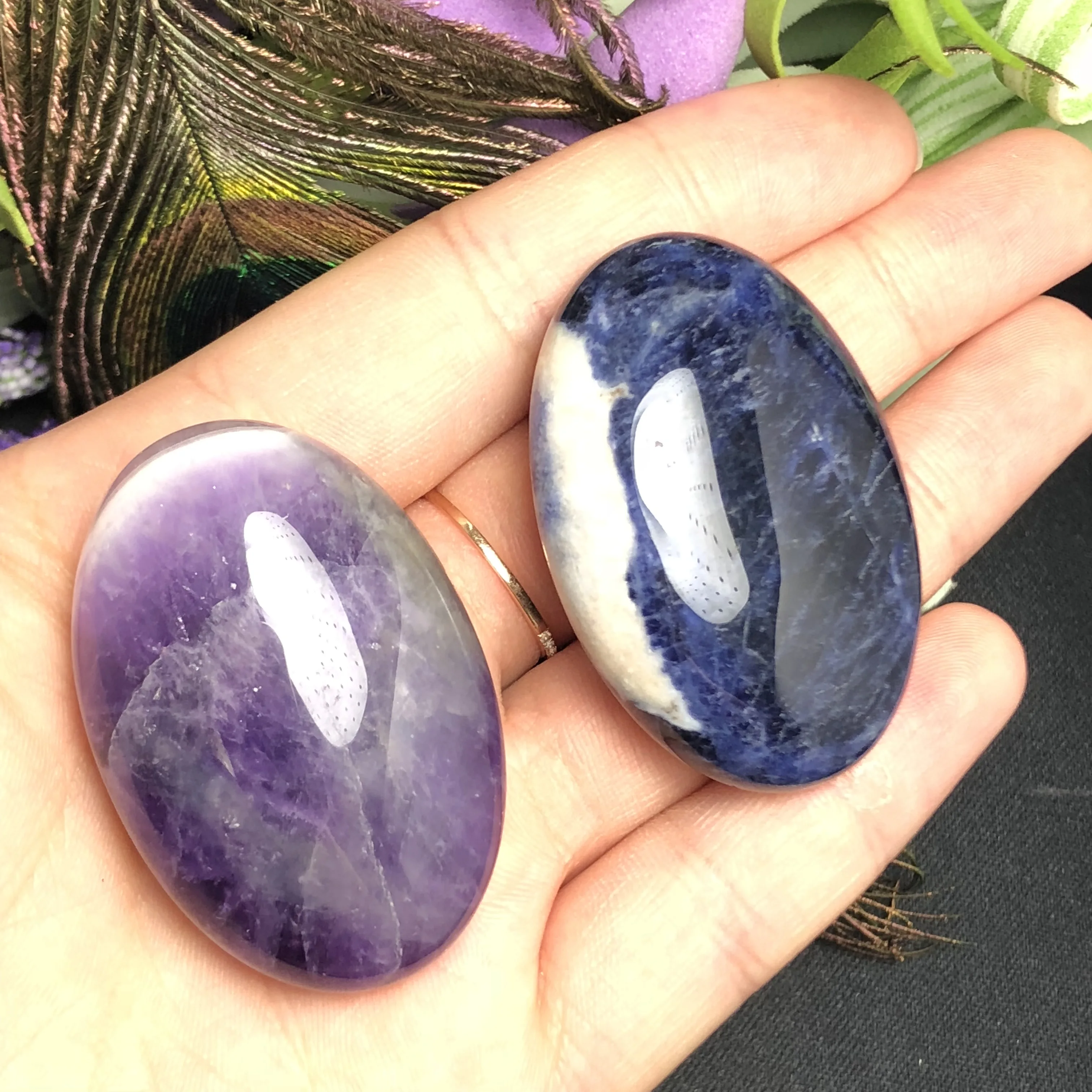 

2Pcs Natural crystal polishing small oval block