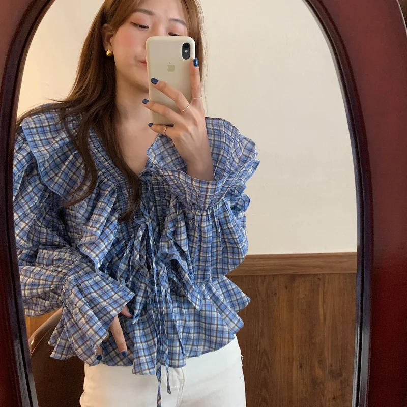 

2021 New Women Spring V Neck Plaid Ruffles Blouse Elegant Vintage Lacing Up Shirt Full Sleeve Tops