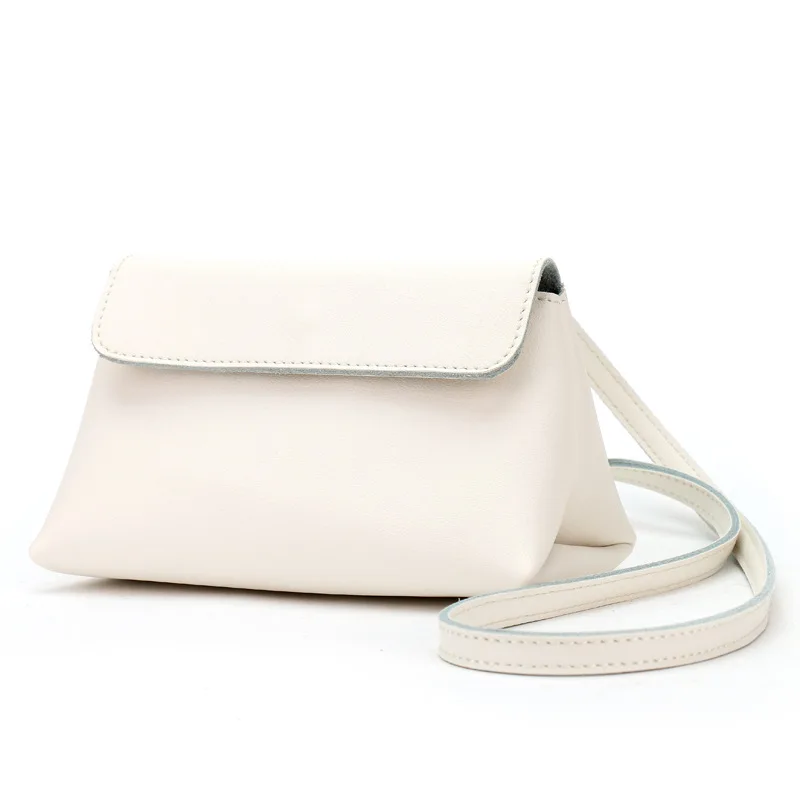 

Material: Cowhide Net Weight: 0.3 Size: 19.5X11