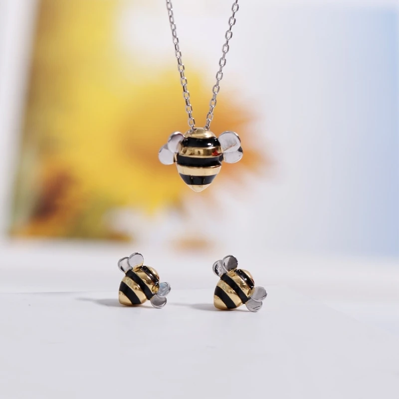 Korean Bee Clavicle Chain Necklace for Women