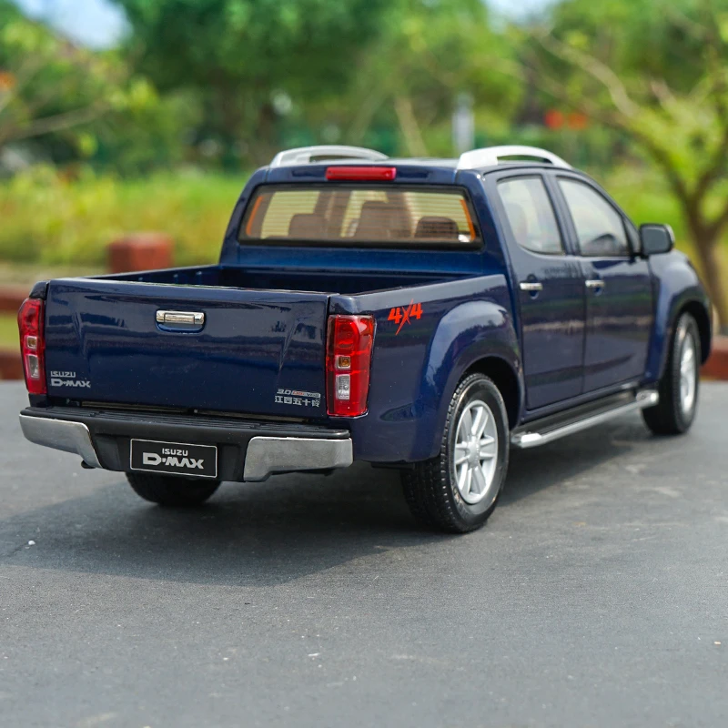 Модель грузовика ISUZU D MAX из сплава в масштабе 1:18 металлический литой автомобиль