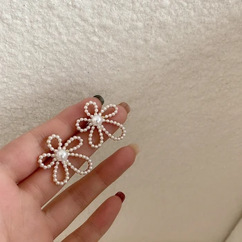 

2020 New Fashion Rhinestone Pearl Hollow Flower Big Stud Earrings For Women Girls Vintage Simple Temperament Oorbellen Jewelry