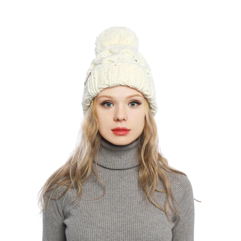 European and American wind new autumn and winter sky hat ladies knitted wool hat thickened outdoor wool ball warm knitted hat