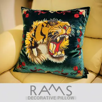 

American pillowcase model room retro waist pillowcase velvet embroidery flower tiger cushion cover Home Decorative