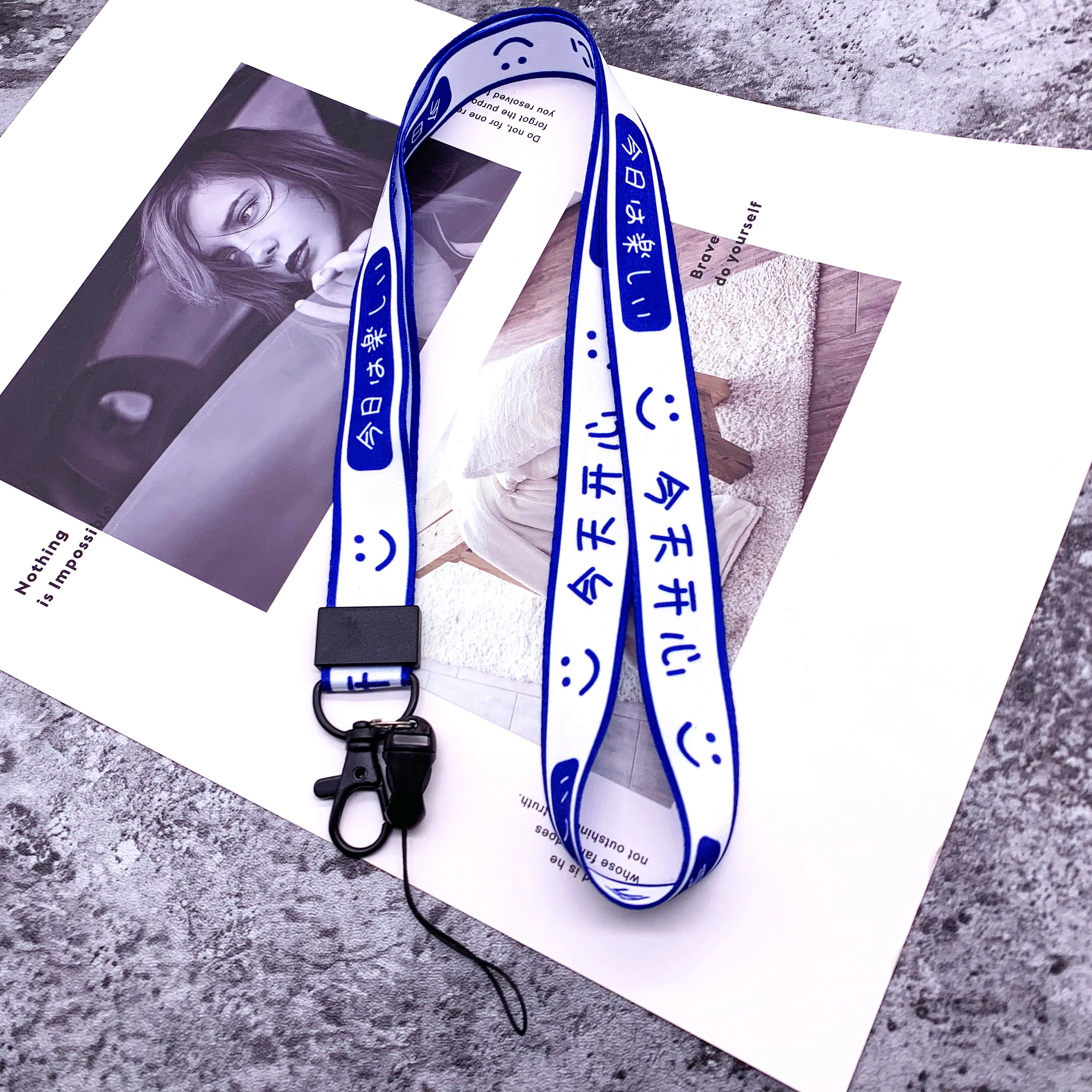 

Blue white Lanyard pretty flower female hanging neck rope detachable anti-lost mobile phone cord metal buckle long rope
