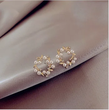 

2020 new small fresh and lovely flower earrings crystal geometric earrings round pearl earrings Zircon Earrings