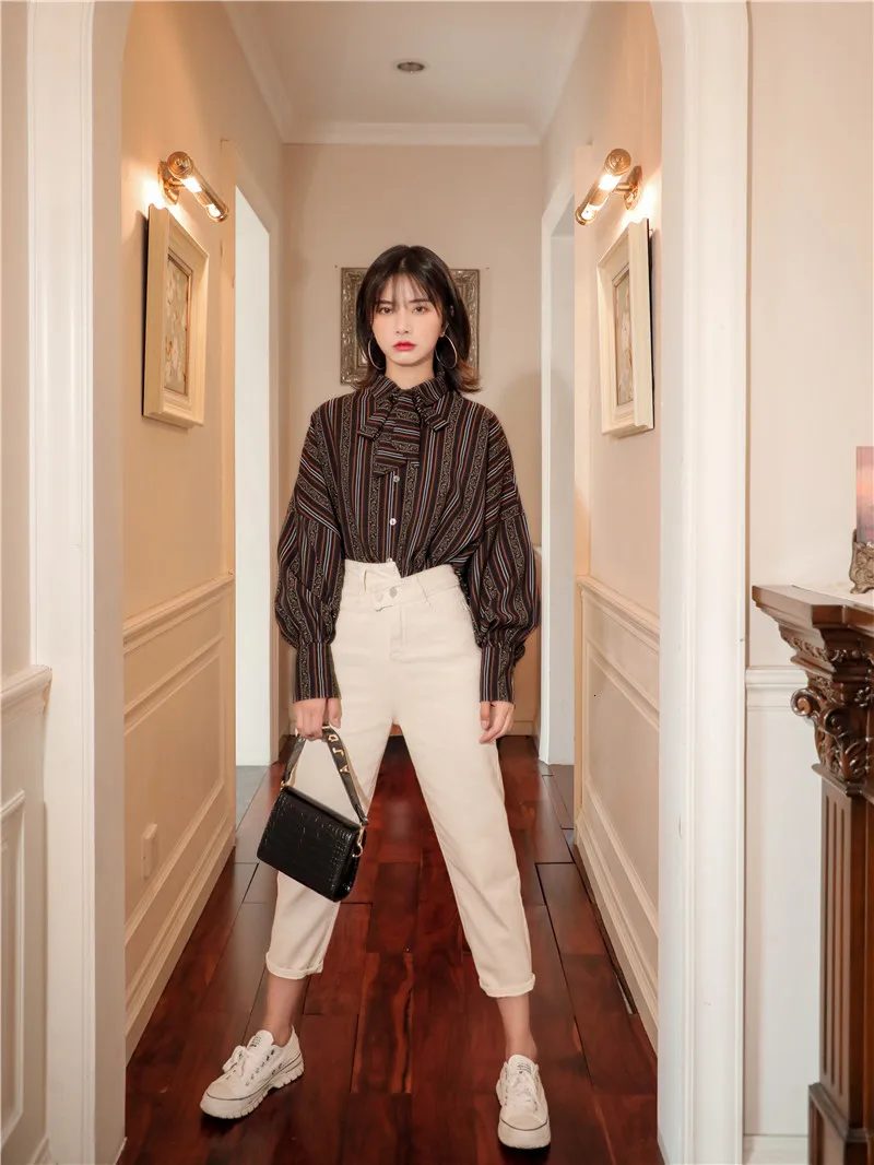 LANMREM Autumn And Winter Bow Retro Long-sleeved White Shirt Female Design Sense Small Doll Collar Striped Top 19B-a216