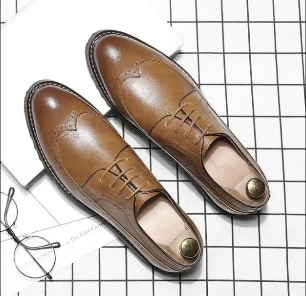 

men's Men Leather formal Dress Shoes Classic Brogue oxfords Man Footwear Formal Shoes Bullock Shoes banquet Big Size 37- 46