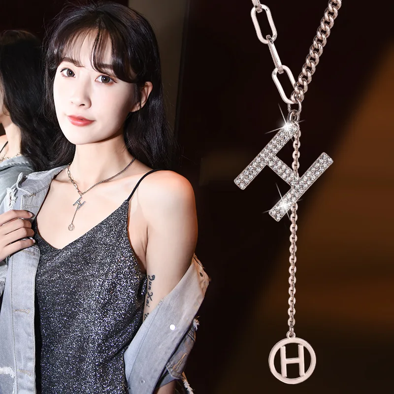 

2020 New Korean Letter Necklace Autumn Winter Wild Simple Sweater Chain Fashion Pendant Necklace Clavicle Chain Women Jewelry