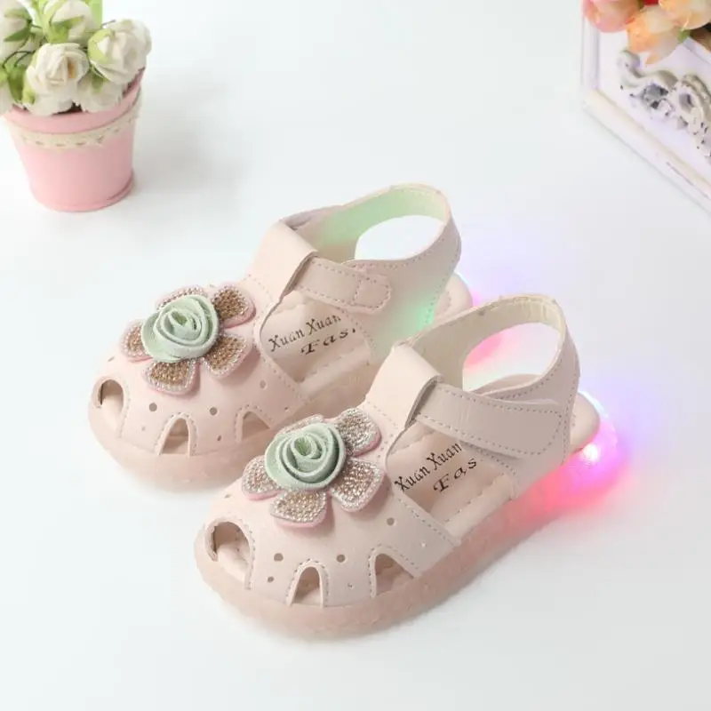

Girl Led Sandals Toddler Baby Crystal Flower leather soft sole Sandals fashion Children Light Luminous Party Shoes Sandalia Pink