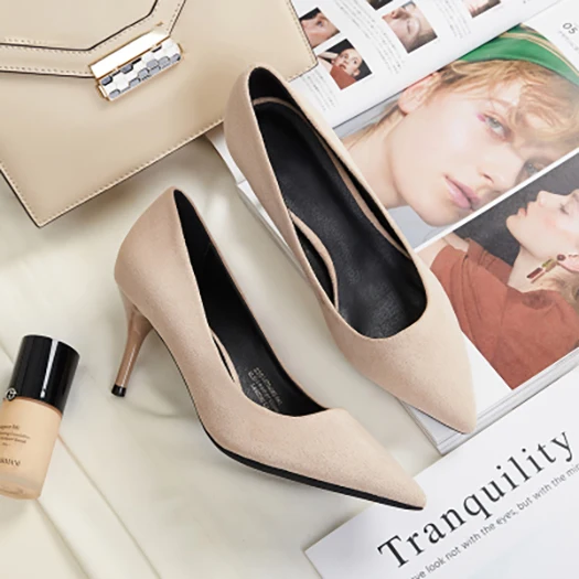 nude suede 7cm Элегантные туфли-лодочки на среднем каблуке; модель года; туфли из лакированной кожи с острым носком на тонком каблуке 3 дюйма; Цвет телесный, синий; замшевые туфли; Женская обувь в строгом стиле; Размер 33 - Цвет: nude suede 7cm