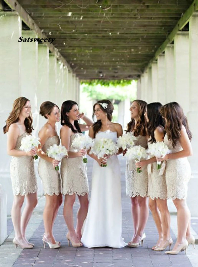 Свадьба все в белом. Дресс код на свадьбу. Украшение свадебного зала белого цвета. Цвета свадьбы. Гости на свадьбе в белом.