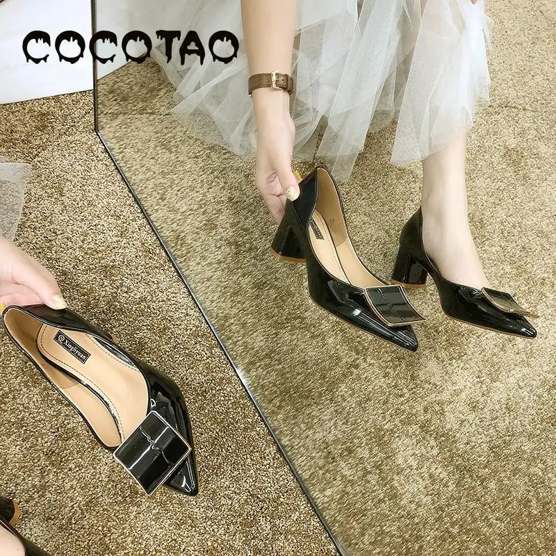 Koop Fall 2019 Nieuwe Dikke Hakken Puntige Ladie Met Ondiepe Mond Joker Hoge Hakken Vierkante Gesp Schoenen Mode Schoen Vrouwen Zomer hakken