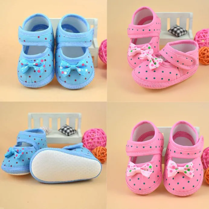 Обувь для новорожденных мальчиков и девочек; сапожки с бантиком для малышей; пинетки для первых шагов; хлопковые удобные мягкие Нескользящие Детские ботиночки
