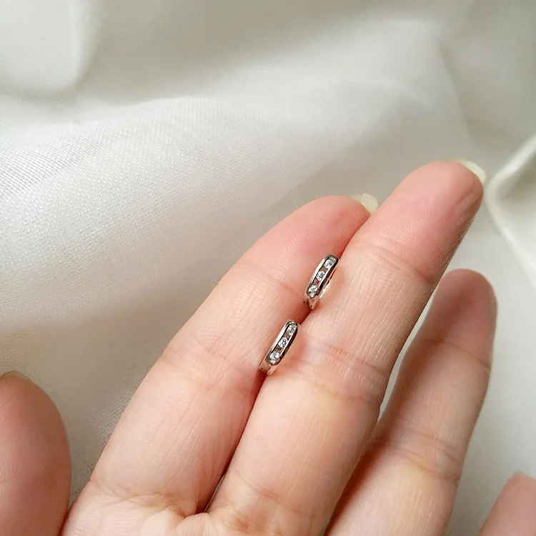 Серьги из стерлингового серебра 925 пробы, модные циркониевые полые круглые маленькие серьги, кольцо для ушей, Пряжка для ушей, дикие трендовые ювелирные изделия для девушек