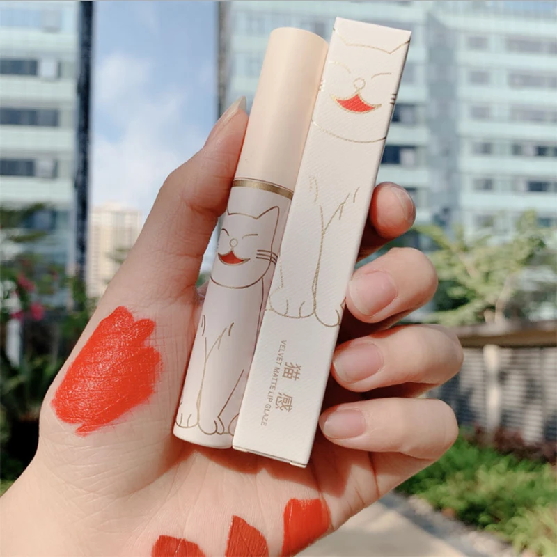 Бархатная помада Beauty Cat блестящая матовая длинная губная с эффектом длительного