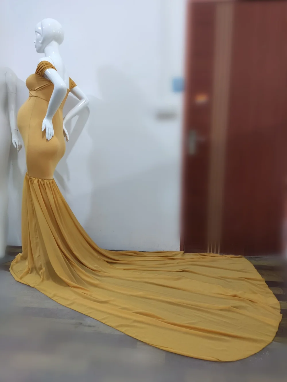 2019 Sexy Maternity Dresses Photography Props Off Shoulder Women Pregnancy Dress For Photo Shooting New Tail Maxi Maternity Gown (2)