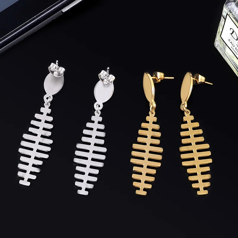 Simple Women Girls Hollow Fish Frame Stud Earring