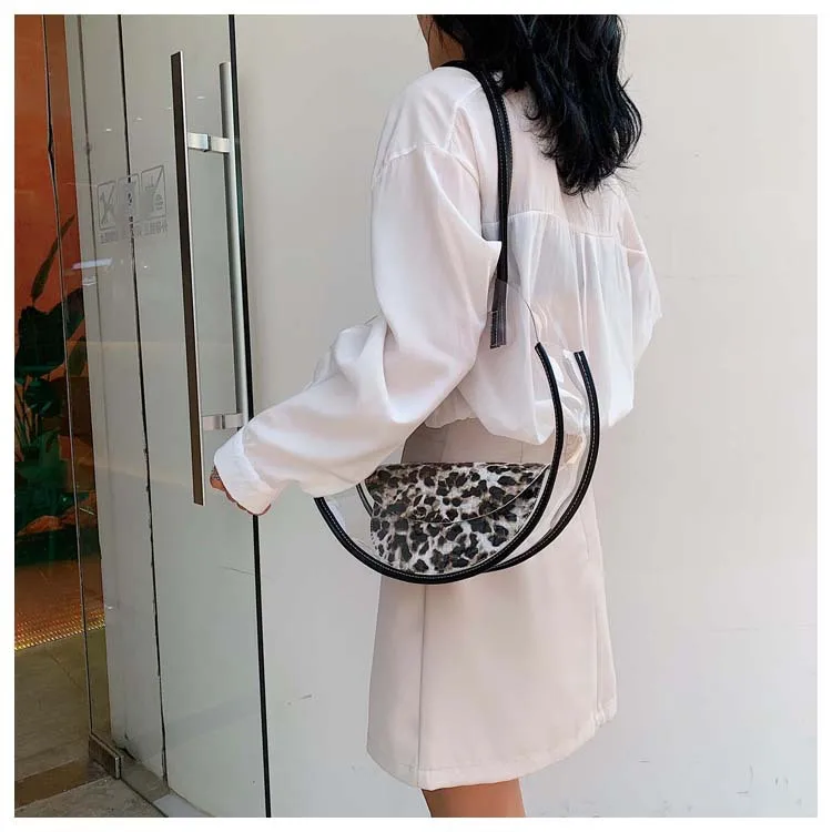 

2020 new summer clear and generous bag (size No.) with pendants single-shoulder single-shoulder slant-cut women's bag